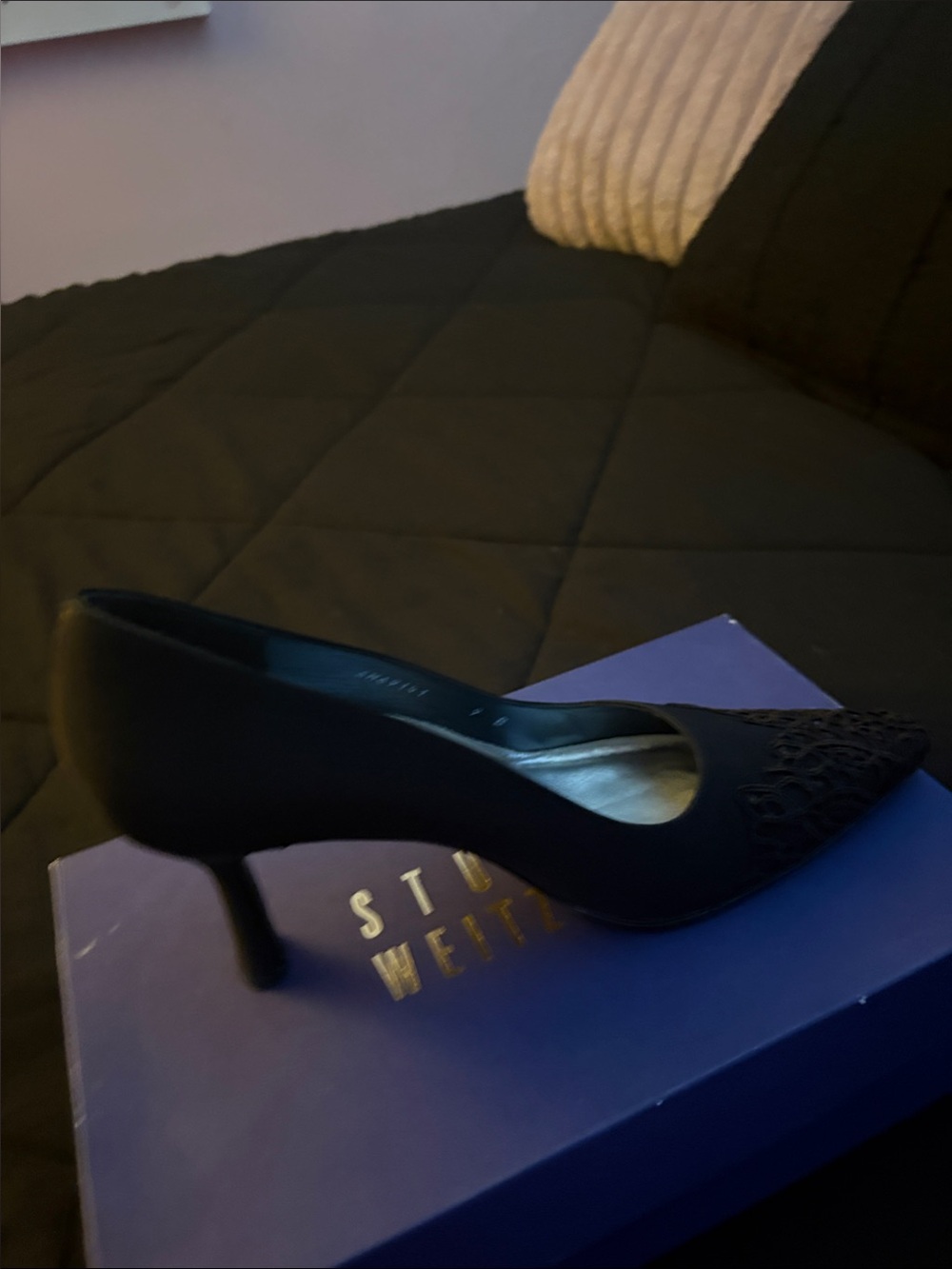 Stuart Weitzman Navy Box with Gold Lettering - Picture 4 of 7